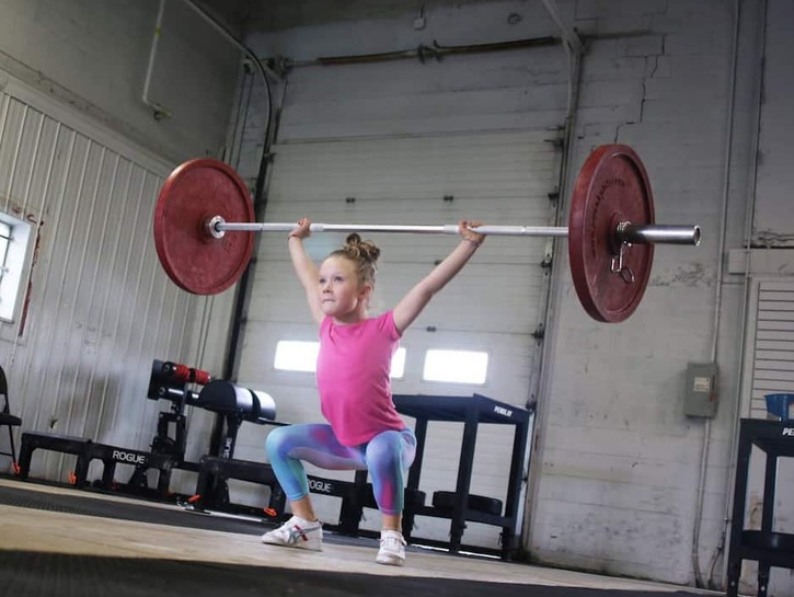 Deti a cvičenie: Zastavuje posilňovanie rast a mali deti vôbec cvičiť?