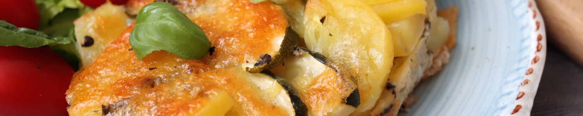 Zapekaná cuketa so zemiakmi ako sýty a nízkokalorický obed či večera (Recept)
