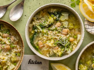 Sýta a živinami nabitá jarná minestrone polievka (Recept)