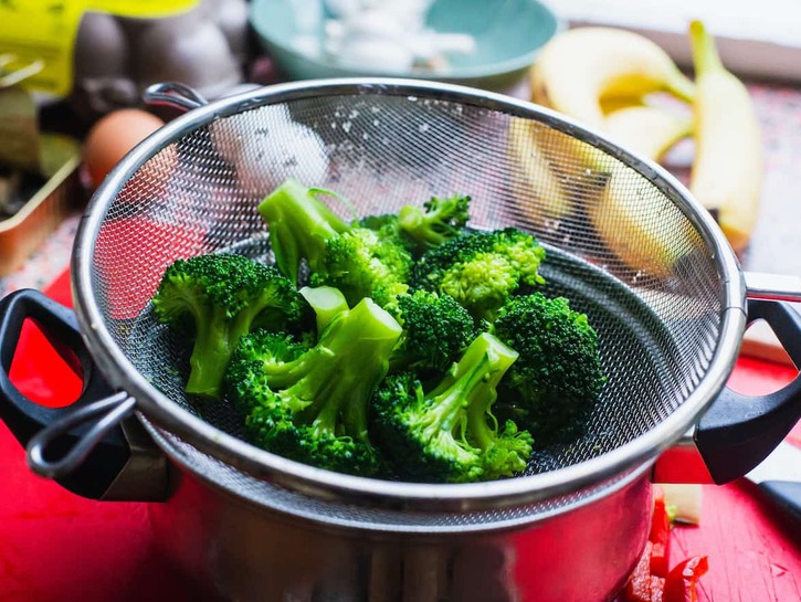 Jedením brokolice za lepšou regeneráciou po cvičení?