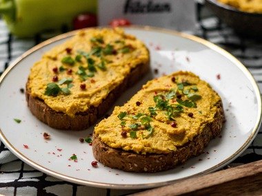 Vegánska nátierka s hokkaido, v ktorej dominujú bielkoviny a super chuť (Recept)